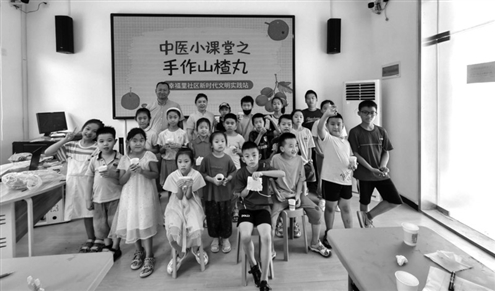 孩子们的暑期课堂内容丰富多彩